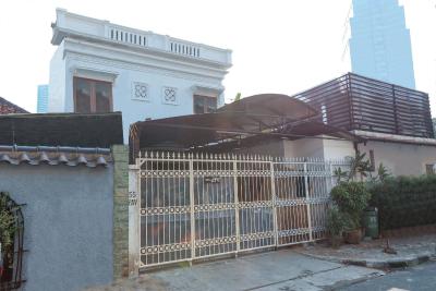 اُیو 135 منتنگ گوست هوس