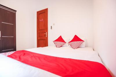 اُیو 135 منتنگ گوست هوس