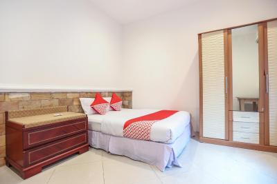 اُیو 135 منتنگ گوست هوس