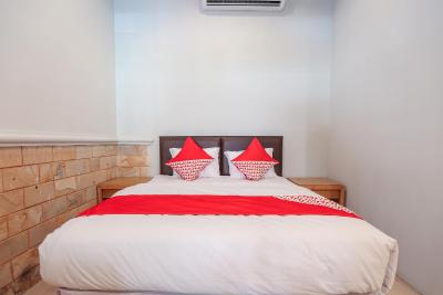 اُیو 135 منتنگ گوست هوس