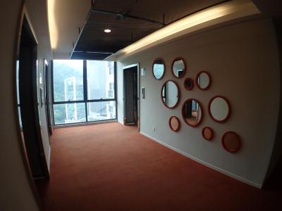 دی المنتس بیزنس هتل دامانسارا