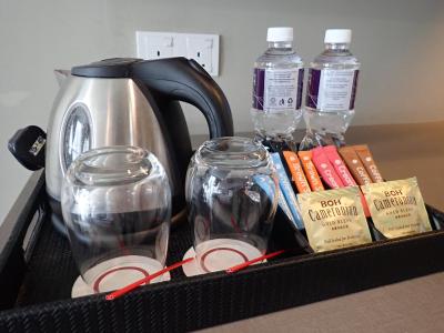 دی المنتس بیزنس هتل دامانسارا