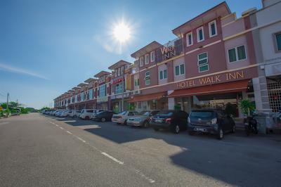 اُیو 582 هتل والک این