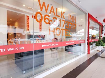 اُیو 582 هتل والک این