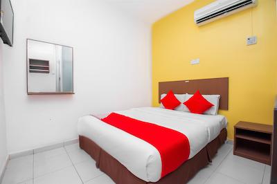 اُیو 582 هتل والک این