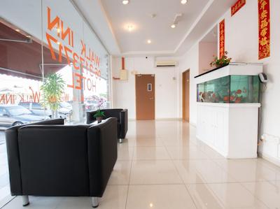 اُیو 582 هتل والک این