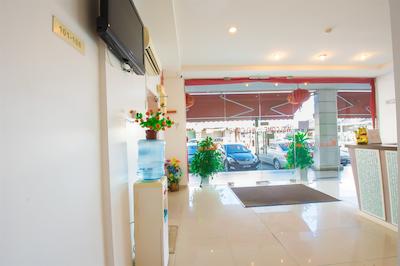 اُیو 582 هتل والک این