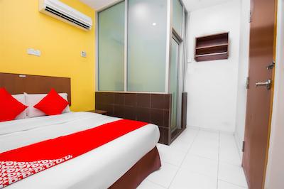 اُیو 582 هتل والک این