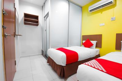 اُیو 582 هتل والک این