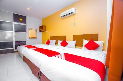 اُیو 582 هتل والک این