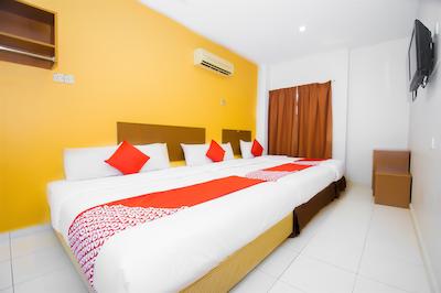 اُیو 582 هتل والک این