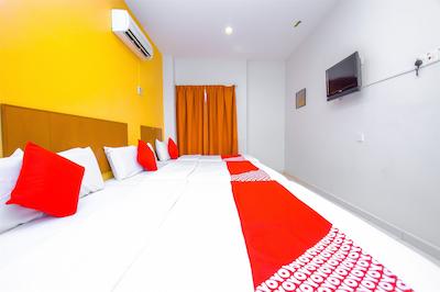 اُیو 582 هتل والک این