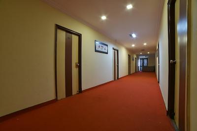 هتل ر این رسیدنسی بای اُیو رومز