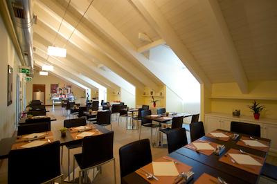 بست وسترن کریستال پالاس هتل