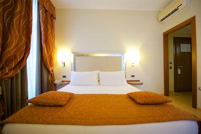 بست وسترن کریستال پالاس هتل