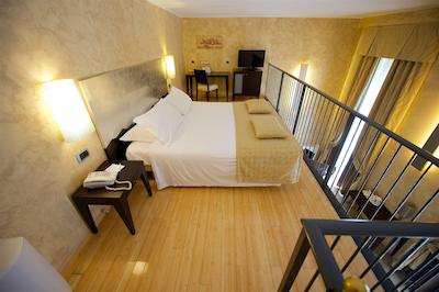 بست وسترن کریستال پالاس هتل