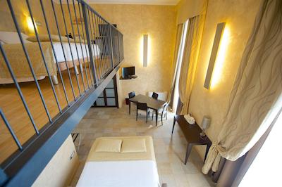 بست وسترن کریستال پالاس هتل