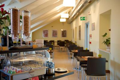 بست وسترن کریستال پالاس هتل