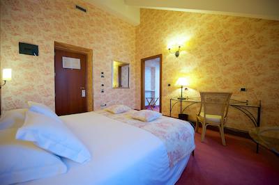 بست وسترن کریستال پالاس هتل