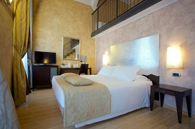 بست وسترن کریستال پالاس هتل