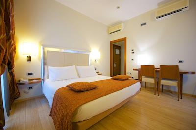 بست وسترن کریستال پالاس هتل