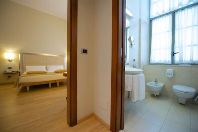 بست وسترن کریستال پالاس هتل