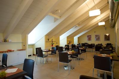 بست وسترن کریستال پالاس هتل