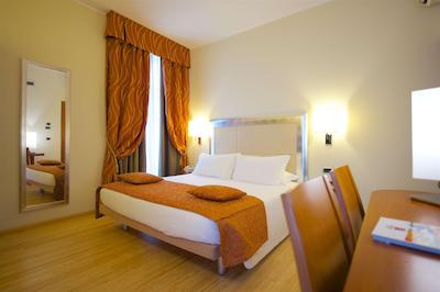 بست وسترن کریستال پالاس هتل