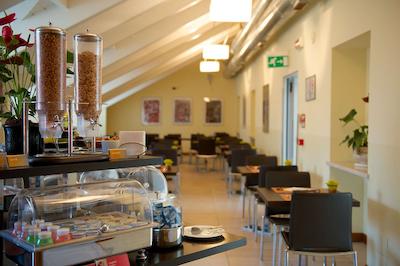 بست وسترن کریستال پالاس هتل