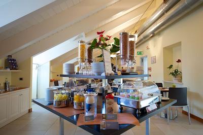 بست وسترن کریستال پالاس هتل