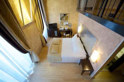 بست وسترن کریستال پالاس هتل