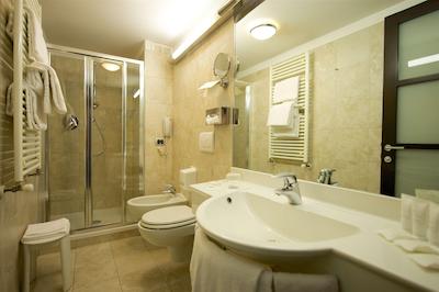 بست وسترن کریستال پالاس هتل