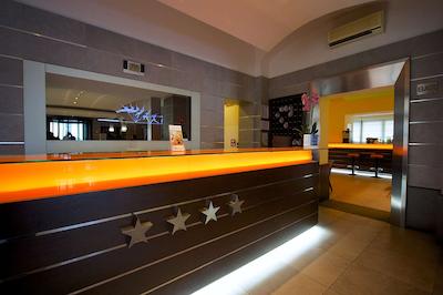 بست وسترن کریستال پالاس هتل