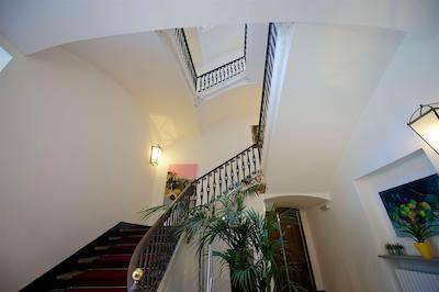 بست وسترن کریستال پالاس هتل