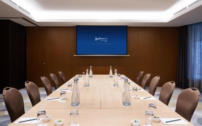 رادیسون بلو الیمپیسکی هتل