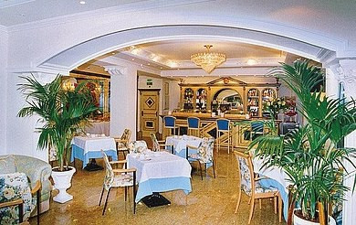 سرکتل هتل اردوز کارملیتاز