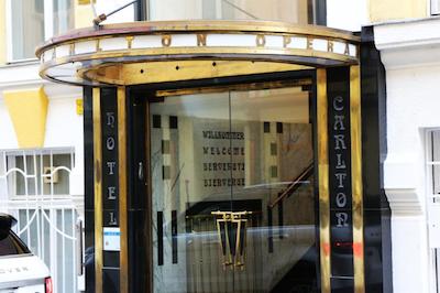 کارلتون اُپرا