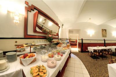 کارلتون اُپرا