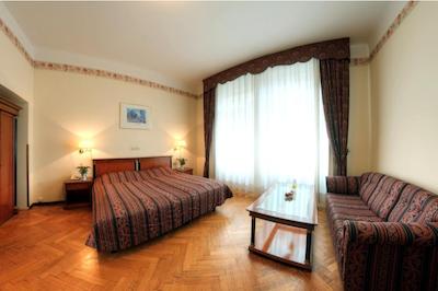 کارلتون اُپرا