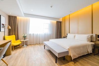 اتور اس هتل لوجیازوی اورینتال پیرل شانگهای