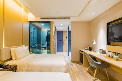 اتور اس هتل لوجیازوی اورینتال پیرل شانگهای