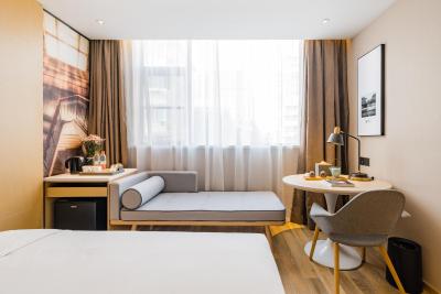 اتور اس هتل لوجیازوی اورینتال پیرل شانگهای