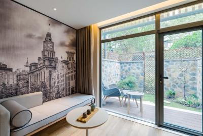 اتور اس هتل لوجیازوی اورینتال پیرل شانگهای