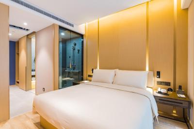 اتور اس هتل لوجیازوی اورینتال پیرل شانگهای