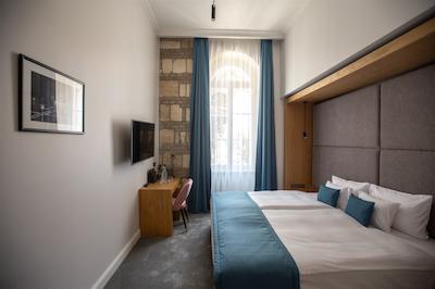 مناستری بوتیک هتل