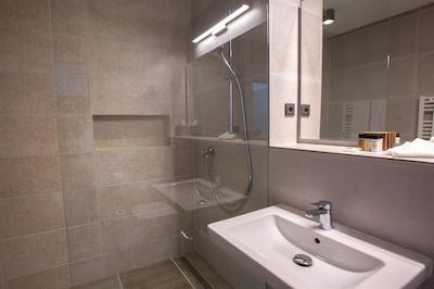 مناستری بوتیک هتل