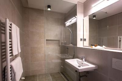 مناستری بوتیک هتل