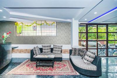 هتل توریستا بای اُیو رومز