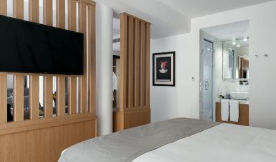 الیا ارمو آتن هتل