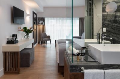 الیا ارمو آتن هتل